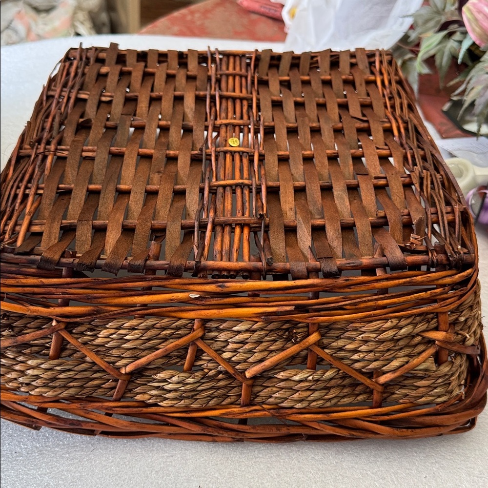 Woven Brown Basket - Picture 5 of 7